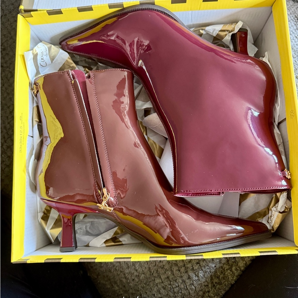 Circus by Sam Edelman Burgundy Patent Kitten-Heel Pointed-Toe Booties